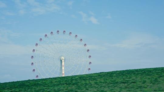 草地摩天轮空镜