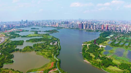 中国城市景观，湿地环境与城市建筑视频素材模板下载