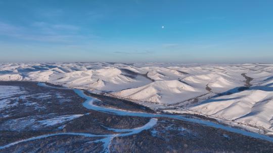 航拍冬季雪原河湾雪景