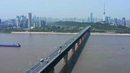 航拍武汉长江大桥车流视频素材模板下载