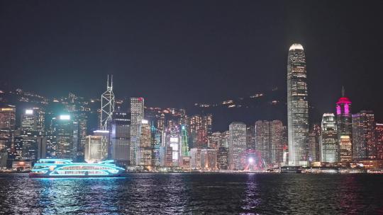 香港维多利亚港邮轮城市夜景
