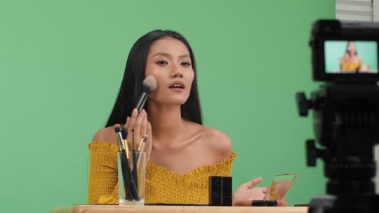 主播美妆直播直播带货购物直播间 绿幕背景