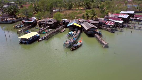 泰国海上渔民居住的木屋