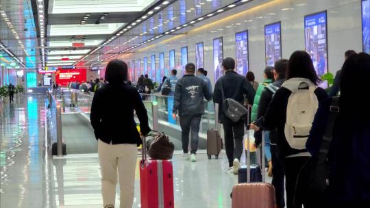 长春龙嘉国际机场出行的旅客人流视频素材模板下载