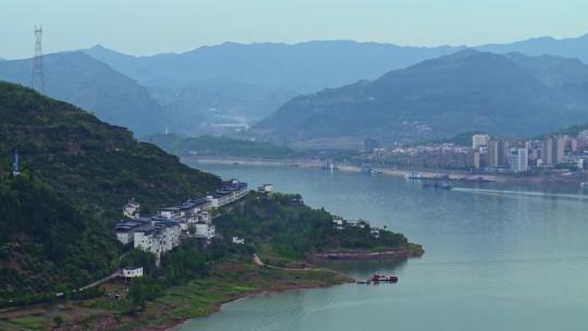 长江三峡沿岸城市风光