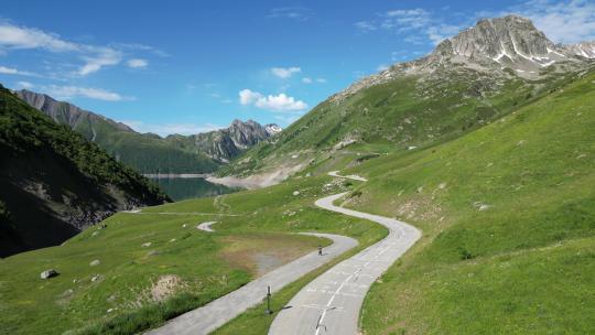 法国阿尔卑斯山的风景公路和山湖，伊塞雷萨伏伊-空中基座