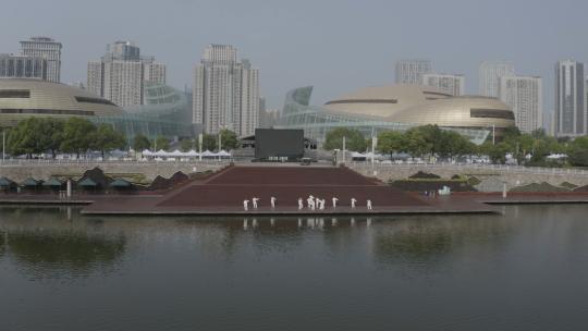 航拍郑州会展中心如意湖边太极-5（log灰）