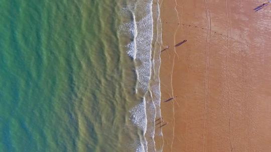 碧海蓝天金色的沙子海滩