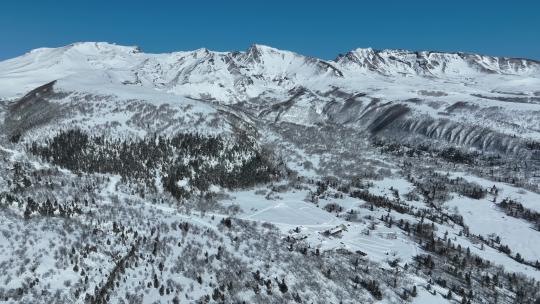 航拍吉林长白山天池景区雪山自然风光