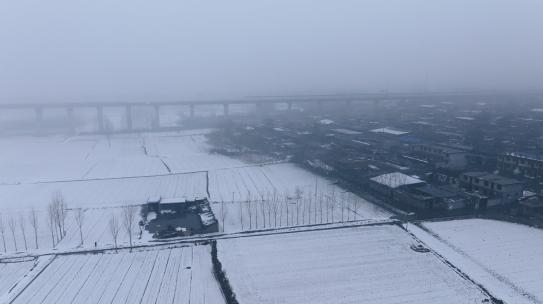 大雪中的高铁2高清在线视频素材下载