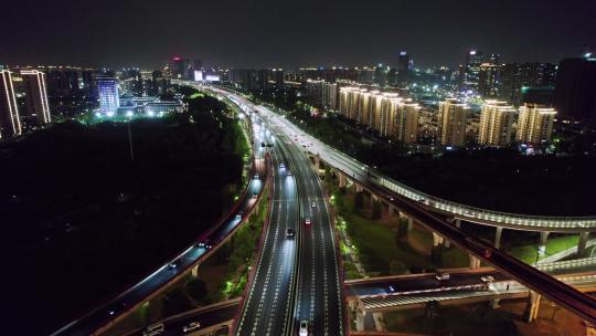 城市夜晚道路交通航拍