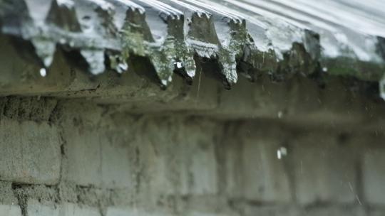 下雨水青瓦滴落4K实拍