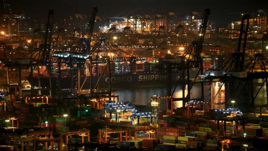 城市夜晚出口货运港口物流集装箱码头夜景