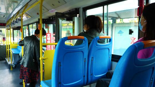 城市交通公交车