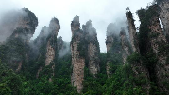 航拍张家界峰林地貌-山川云雾云海-大好河山