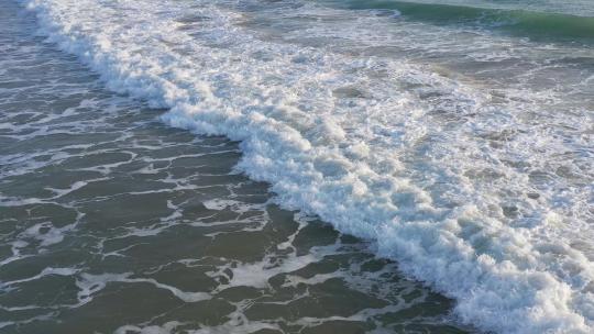 大海边海浪花沙滩