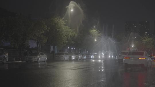 夜间有雨的普通街道 (6)