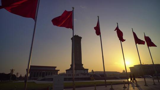 夕阳下天安门广场英雄纪念碑实拍