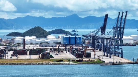 航拍广东惠州海岸线集装箱物流港口码头海景