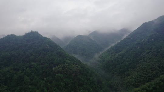 航拍大山云雾水库，江南山水