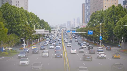 夏天街道空境，街道车流，武汉街道视频素材模板下载