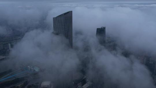 4K高清雨后的云上广州