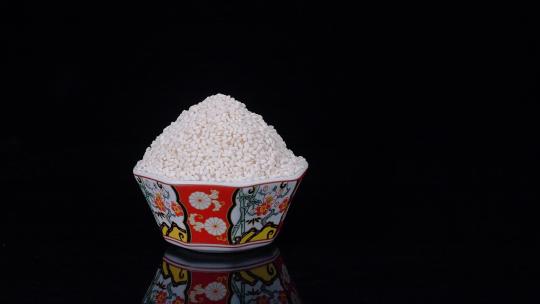 红糖糍粑 制作过程 手工制作 炸大米 大米块