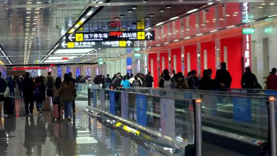 长春龙嘉国际机场出行的旅客人流视频素材模板下载