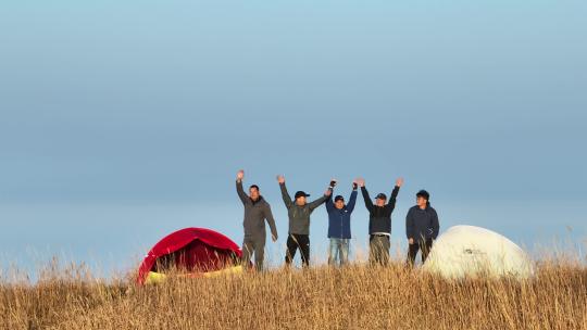 徒步登山探险户外草甸武功山