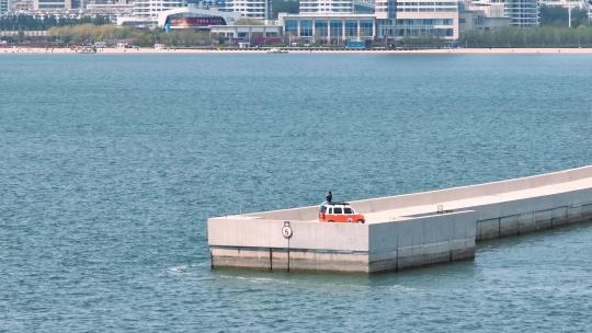 航拍海上公路城市海岸线