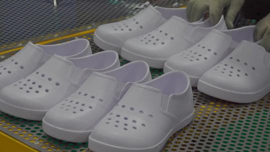 拖鞋洞洞鞋生产自动化全流程