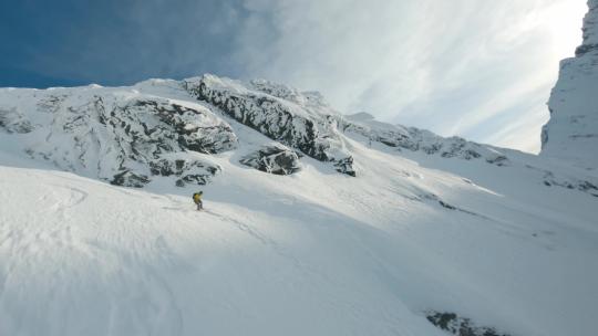 FPV无人机航拍滑雪雪山山脉高端大气震撼