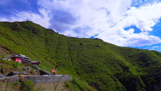 中国云南东川紫霞宫牯牛山延时，视频素材