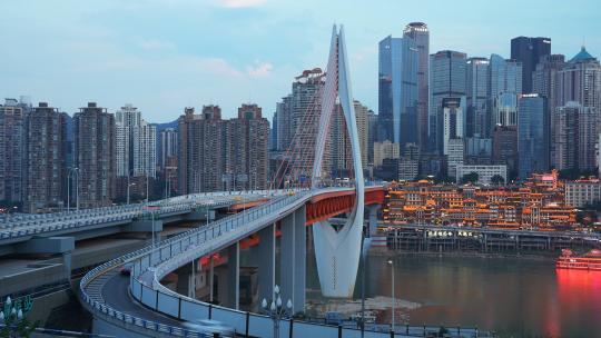 重庆城市东水门大桥交通道路与洪崖洞夜景