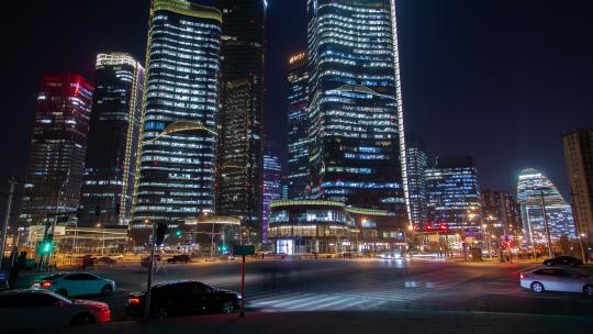夜晚车辆在城市里穿梭 北京