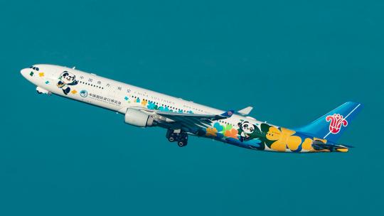 南航空客A330彩绘起飞降落过程视频素材模板下载
