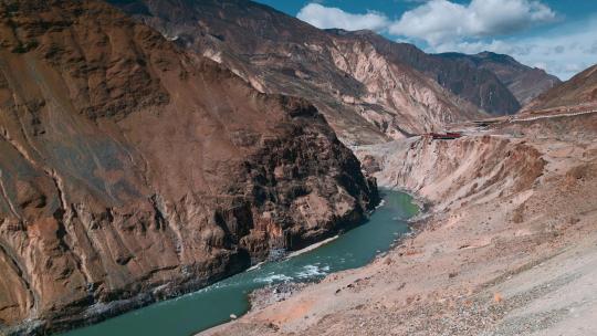 西藏旅游风光318国道怒江两岸风景视频素材模板下载