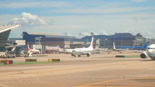 厦门高崎国际机场停机坪进出的航空公司航班