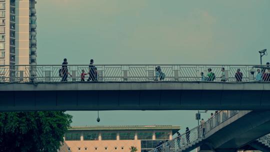 城市天桥行人视频素材模板下载