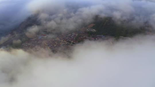 云雾缭绕的海岛大钦岛