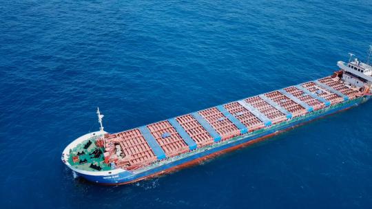 海上杂货船-航拍镜头视频素材模板下载