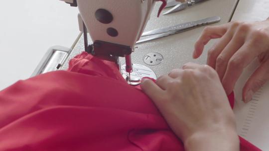 Z缝纫机缝制衣服视频素材模板下载