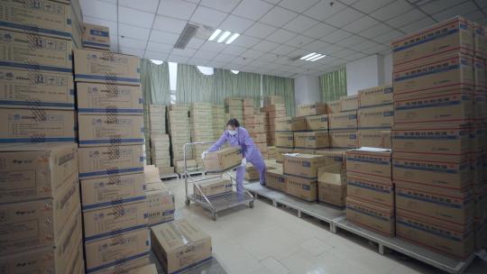医院仓库药品人工运输视频素材模板下载