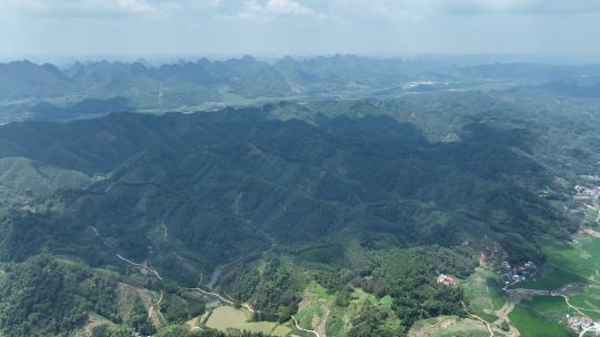 4K航拍广西农村大山