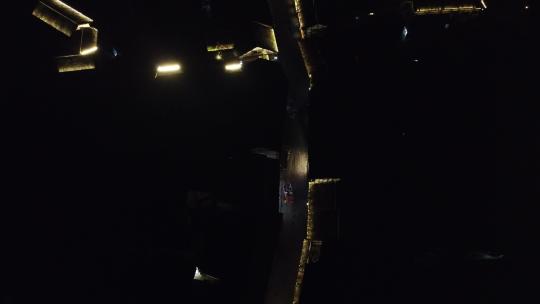 俯拍深夜街道摇塔远方视频素材模板下载
