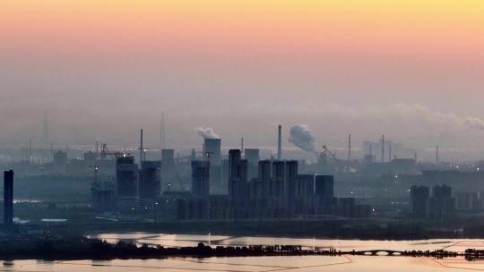 武汉发电厂冷却塔远景