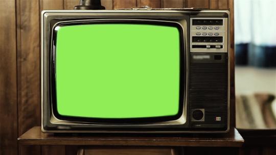 绿屏的旧电视机