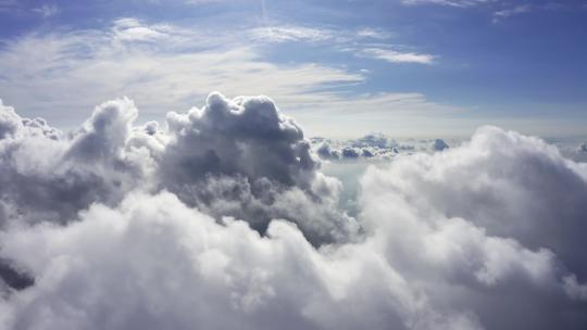 高空云层之上穿越