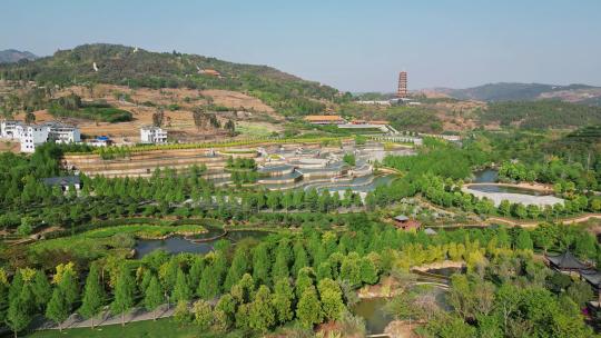 航拍云南省弥勒市锦屏山风景区五彩云池