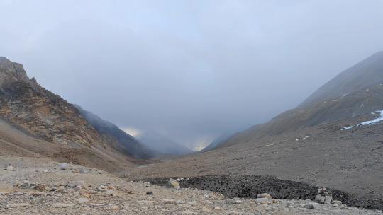 西藏定日珠峰大本营珠穆朗玛峰云雾延时
